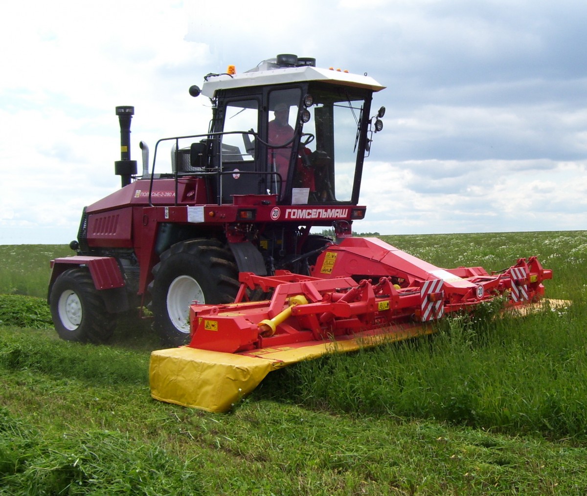Прицепной кормоуборочный комбайн КДП-3000 «GOMSELMASH FT40» купить в ...
